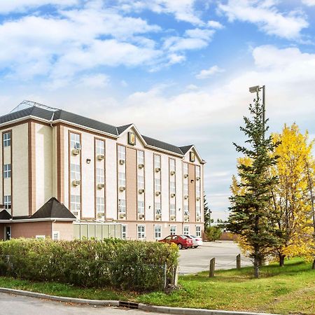 Super 8 By Wyndham Calgary/Airport Hotell Exteriör bild