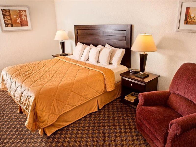 Super 8 By Wyndham Calgary/Airport Hotell Exteriör bild