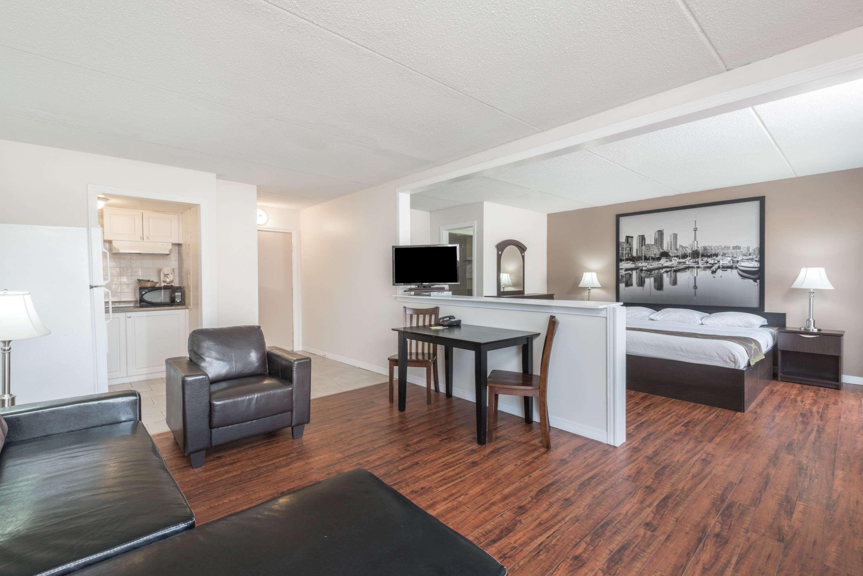 Super 8 By Wyndham Calgary/Airport Hotell Exteriör bild